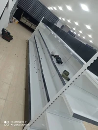 étagère métallique superette
