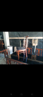 tables-table-08-chaises-en-bois-hetre-birtouta-alger-algerie