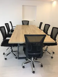 TABLE DE RÉUNION SUR COMMANDE 