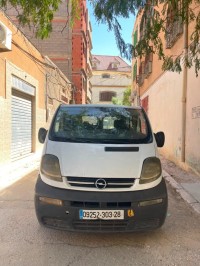 السيارات-النفعية-renault-trafic-2003-2-موقف-سيارة-بوسعادة-المسيلة-الجزائر