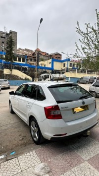 سيارات-skoda-rapid-2015-المدية-الجزائر