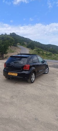 سيارات-volkswagen-polo-2013-black-et-silver-برج-بوعريريج-الجزائر