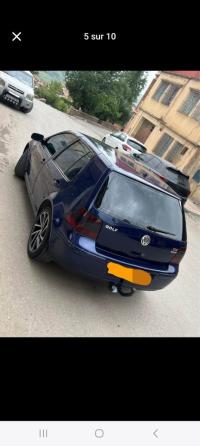 سيارات-volkswagen-golf-4-2001-match-المدية-الجزائر