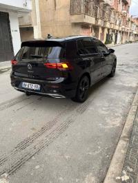 سيارات-volkswagen-golf-8-2022-active-باتنة-الجزائر