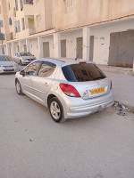 voitures-peugeot-207-2013-allure-oum-el-bouaghi-algerie