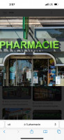 medecine-sante-vendeurse-en-pharmacie-oran-algerie