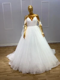بيع فساتين عرائس جملة و تجزئة