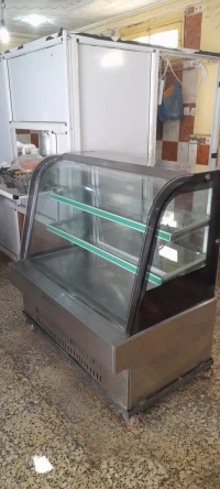 عتاد مطعم للبيع