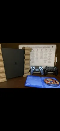 ps4 slim 500gb cartona 1ere main 2manettes w cd gta5
