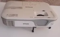 DATA SHOW EPSON EB X11 TRES BON ETAT ET PRIX IMBATTABLE 