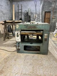صناعة-و-تصنيع-raboteuse-a-bois-et-une-scie-ruban-machine-combinee-degauchisseuse-يسر-بومرداس-الجزائر