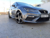 moyenne-berline-seat-leon-2019-linea-r-batna-algerie