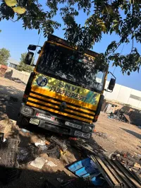 Renault R400 2003