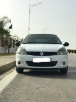 voitures-renault-clio-campus-2014-extreme-2-gue-de-constantine-alger-algerie