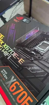CARTE MERE ASUS ROG STRIX X670E-E GAMING WIFI DDR5