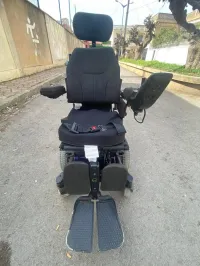 fauteuil roulant électrique Invacare® TDX® SP2 est un fauteuil 6 roues pour une utilisation mixte, aussi bien en intérieur qu’en extérieur. Invacare 2017