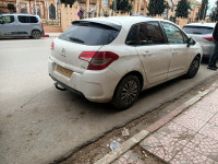 moyenne-berline-citroen-c4-2014-vitamine-tlemcen-algerie