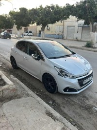 سيارات-peugeot-208-2016-allure-قديل-وهران-الجزائر