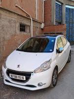 voitures-peugeot-208-2015-allure-lakhdaria-bouira-algerie