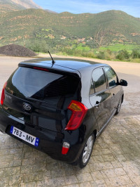 voitures-kia-picanto-2013-funny-bejaia-algerie