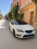 moyenne-berline-seat-leon-2016-linea-r-batna-algerie