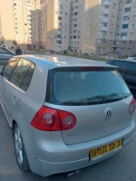 moyenne-berline-volkswagen-golf-5-2005-draria-alger-algerie