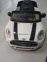 Voiture électrique enfant سيارة كهربائية للأطفال