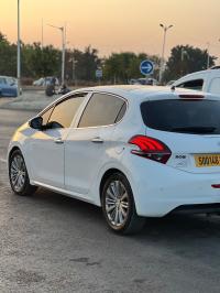 voitures-peugeot-208-2015-allure-facelift-blida-algerie
