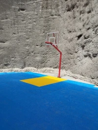 Gomme synthétique, acrylique epdm, revêtements salle de sport et terrains