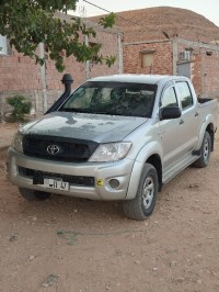 السيارات-النفعية-toyota-hilux-2011-المنصورة-غرداية-الجزائر