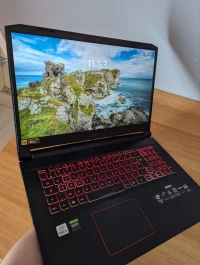 Acer nitro 5 i5 10th 16gb ram 512gb SSD + rtx 3060 17" 144hz