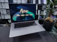 MACBOOK PRO TOUCHBAR 2018 15", i7-8750H, 16GB, 256GB, RADEON PRO 555X, CYCLE : 212