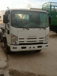 Isuzu NPR 2023