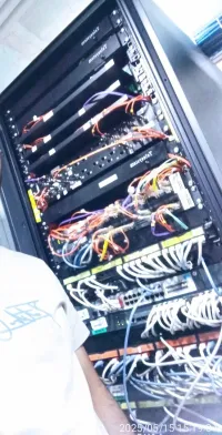 installation et maintenance des caméras de surveillance /réseaux informatiques/ systèmes d'alarme 