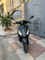 motos-scooters-piaggoi-electrique-2023-algerie