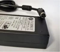 CHARGEUR 12V / 4A 9PIN ROND 