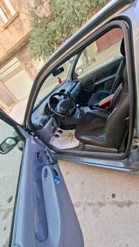 سيارات-renault-clio-2-2000-العناصر-برج-بوعريريج-الجزائر
