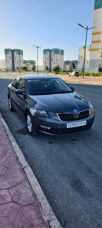 سيارات-skoda-octavia-2019-business-عزابة-سكيكدة-الجزائر