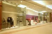Façade et vitrine en verre