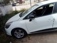 voitures-renault-clio-4-2014-el-hadjar-annaba-algerie