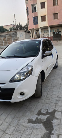 voitures-renault-clio-3-2011-night-and-day-bougara-blida-algerie