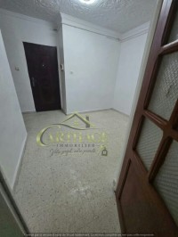 شقة-كراء-3-غرف-عنابة-الجزائر