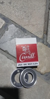 Disponible meules moulin café original 