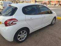 سيارات-peugeot-208-2014-غرداية-الجزائر