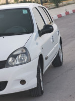 voitures-renault-clio-campus-2013-bye-khenchela-algerie