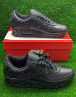 أحذية-رياضية-nike-air-max-90-ltr-ref-cz5594-001-original-اصلية-pointure-46-30-centimetre-بئر-خادم-الجزائر