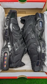 Nike Tn Air Max Plus black/black/black - Ref 604133-050- اصلية Original  46/30 CM - 47 / 30.5 Cm