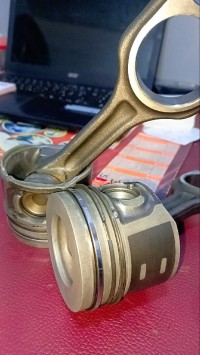 المحرك-و-علبة-السرعة-piston-et-bielle-16hdi-nv-سعيدة-الجزائر