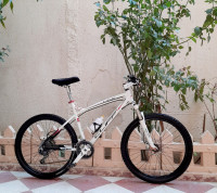 jouets-deux-velos-btwin-rockrider-520-et-nakamura-francaise-sidi-moussa-alger-algerie