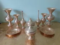 أواني نحاسية صفراء تقليديّة  